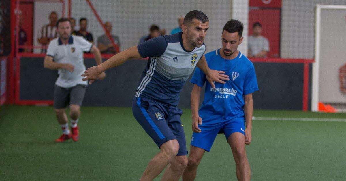 Quel est le surnom de notre équipe nationale de football ?