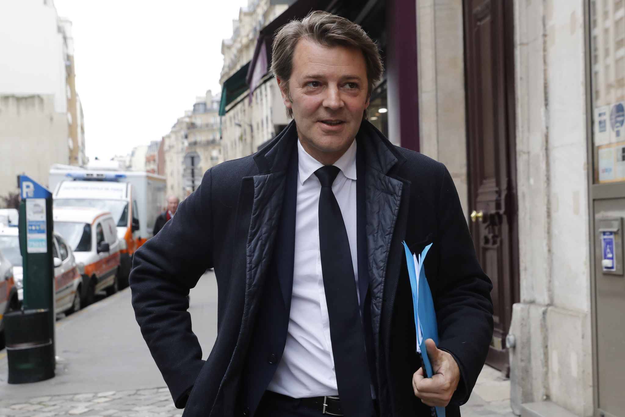 Quel est le nom du maire de Troyes ?