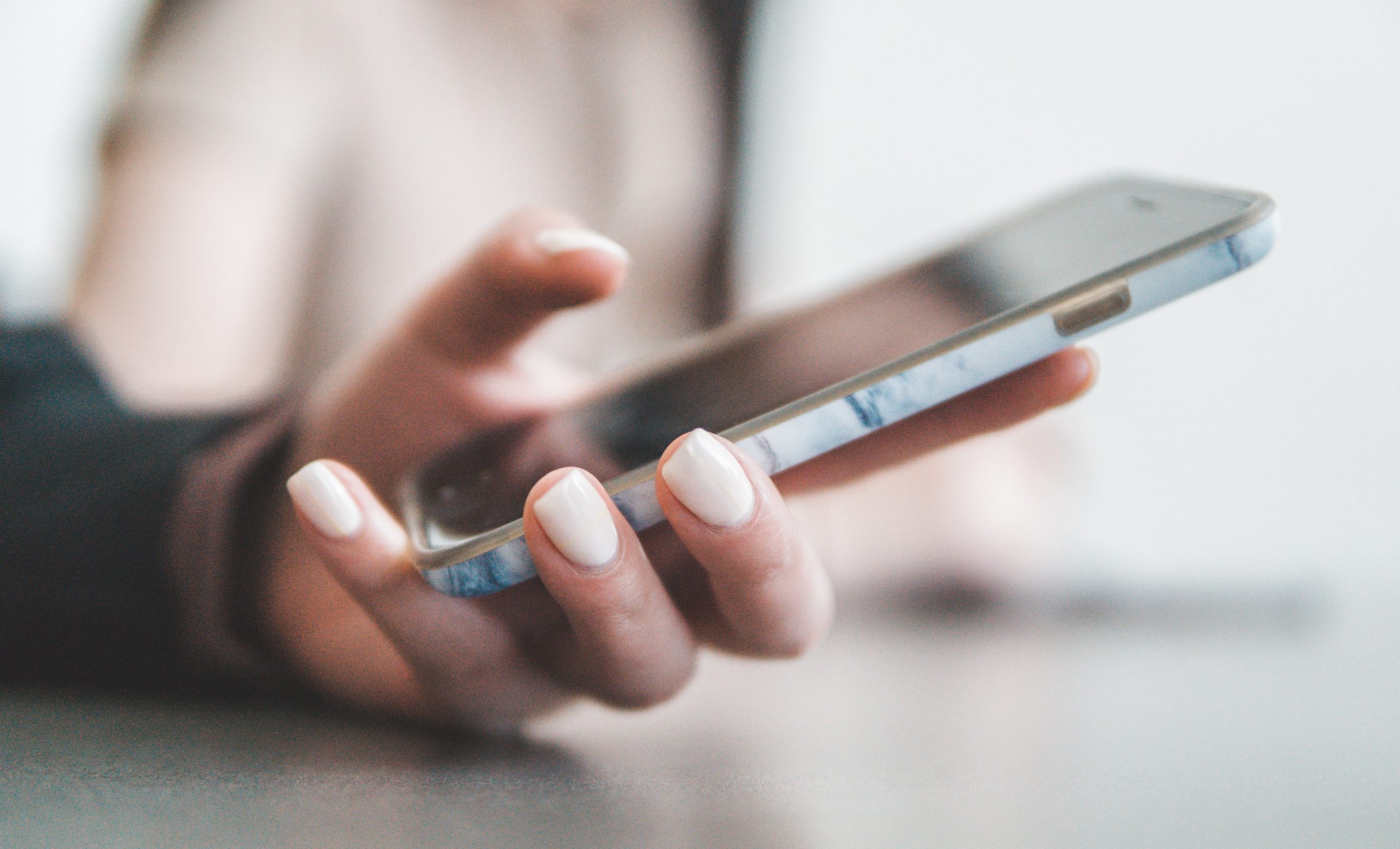 Comment envoyer un SMS à un numéro à 4 chiffres ?