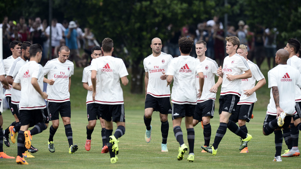 Qui entraîne l’AC Milan ?
