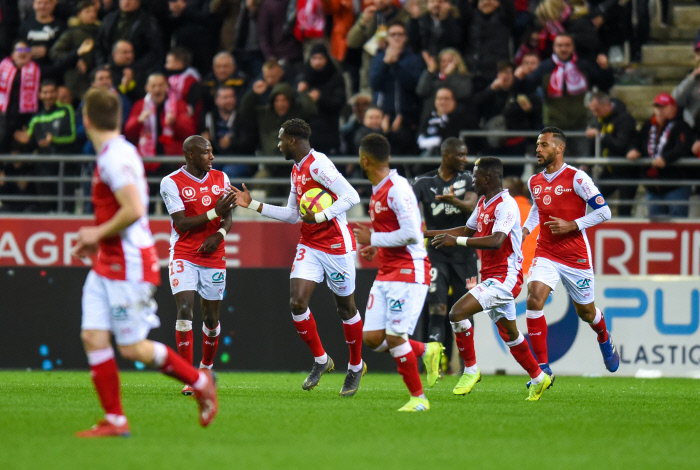 Comment s’appel le Stade de Reims ?