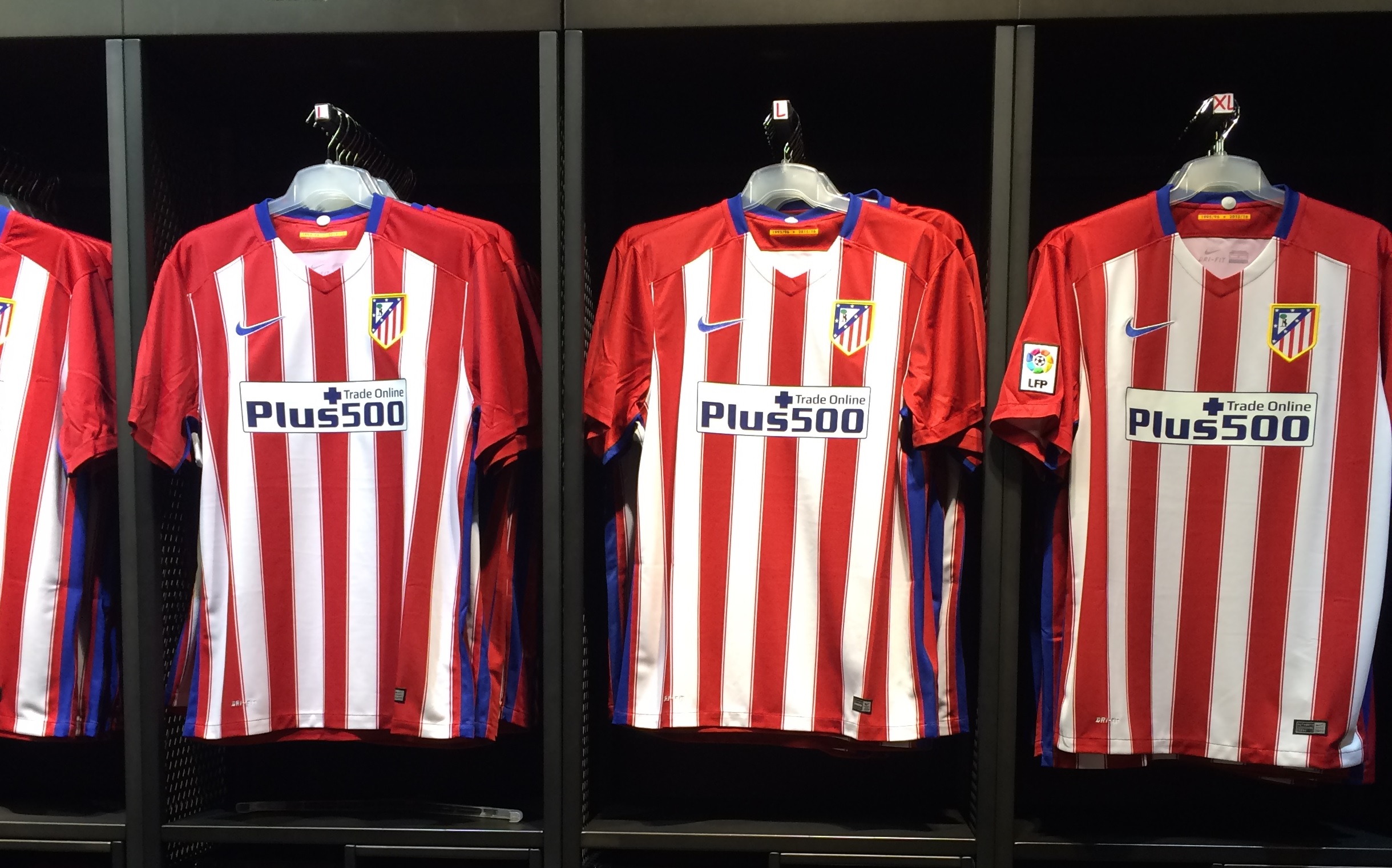 Comment est choisi la couleur des maillots de foot ?