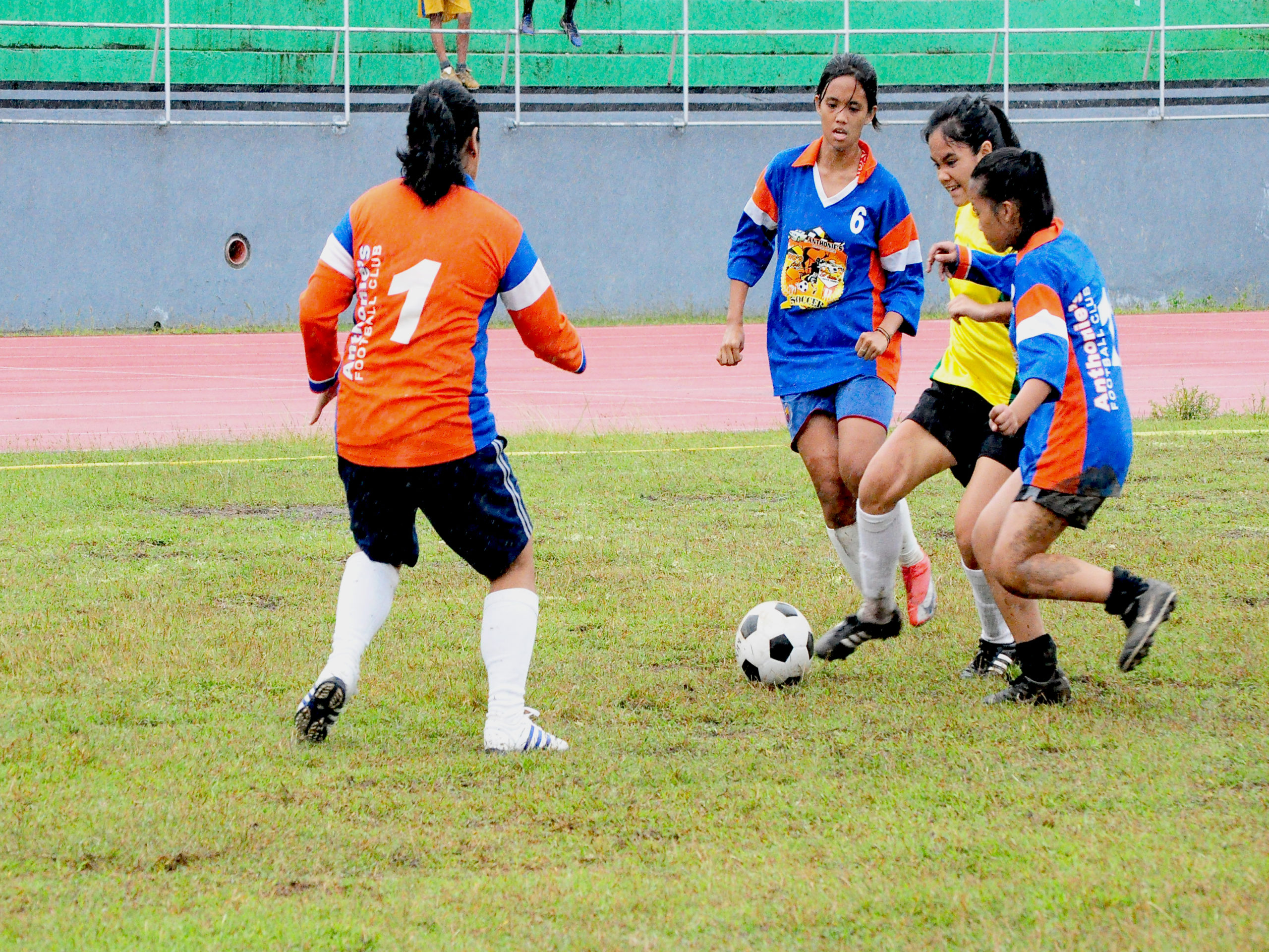Comment faire pour rencontrer un joueur de foot ?