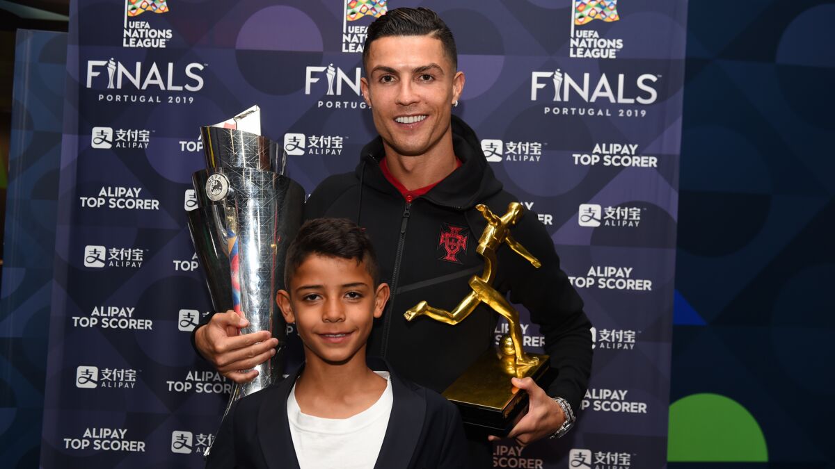 Cristiano Ronaldo : L’image prometteuse de son fils sur le terrain enflamme les supporters