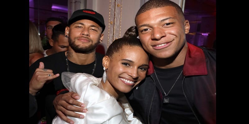 Est-ce que Neymar est en couple 2021 ?