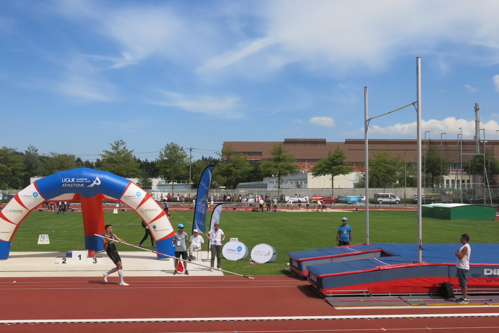 Quel est le nom du stade de Saint-étienne ?