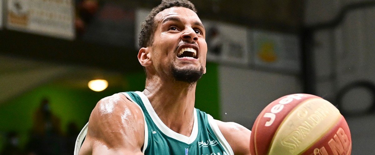 NBA : Cornelli coupe, Thrall prolonge