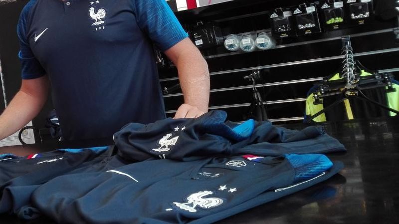 Où sont fabriqués les maillot de l’équipe de France ?