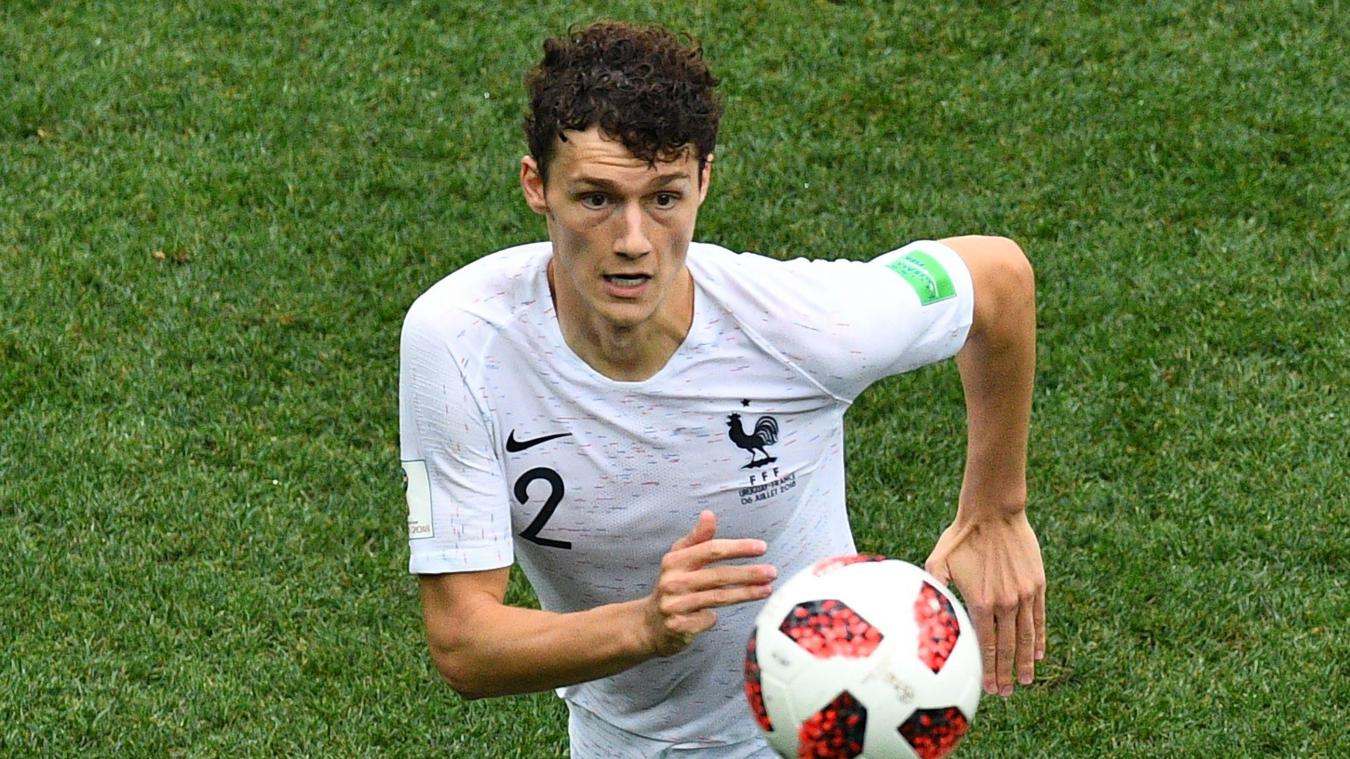 Quel poste joue Benjamin Pavard ?