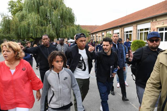Quel taille fait Ethan mbappe ?