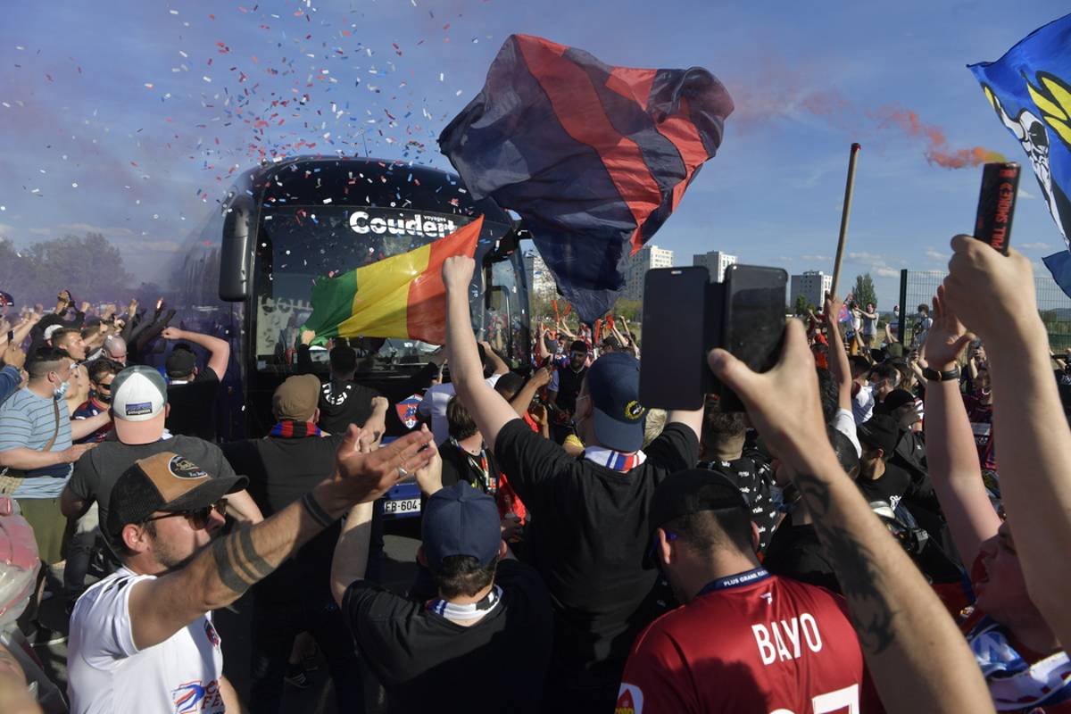 Qui est l’entraîneur de Clermont Foot ?