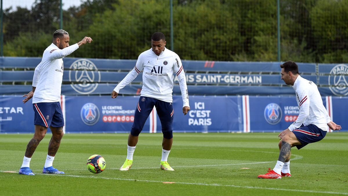 PSG : Le gros problème causé par le trio Messi-Mbappe-Neymar du Capital Club