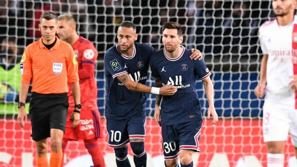 PSG-OL : l’arbitre Clément Turpin victime d’une vague d’insultes lors d’une rencontre