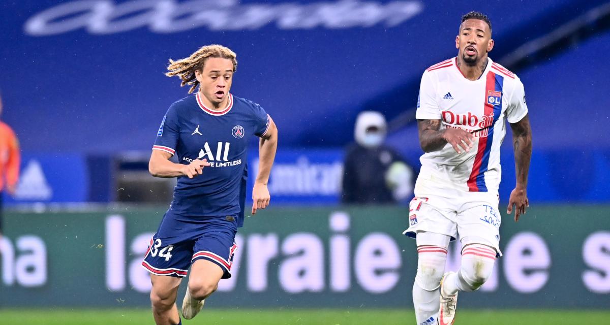 Paris Saint-Germain : La menace de Xavi Simmons se fait-elle de plus en plus apparente et le Barça doit-il agir vite ?