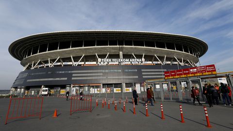 Quel est le nom du stade de Galatasaray ?