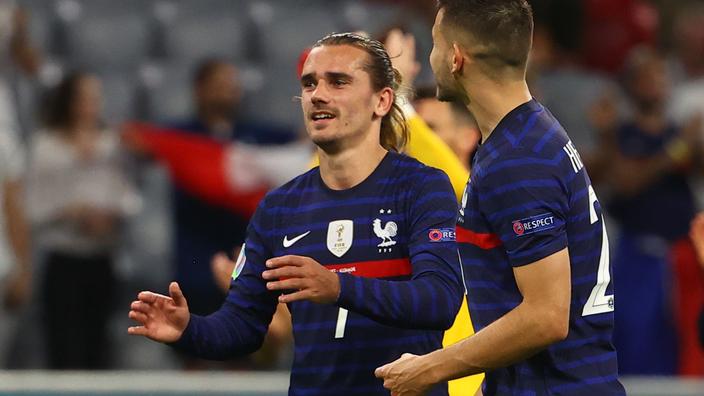 Pourquoi Griezmann à tout le temps des manches longues ?