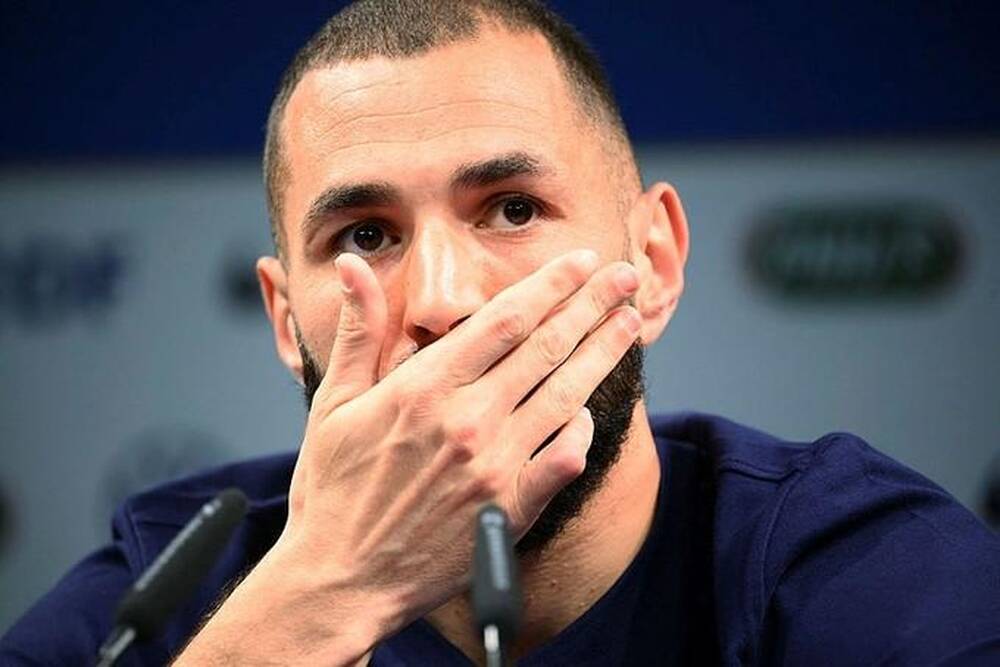 Pourquoi Benzema bandage ?