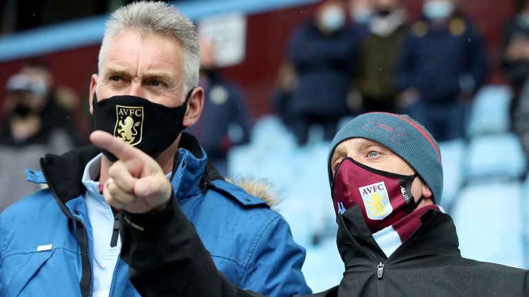 Quelles règles doivent respecter les footballeurs dans leur club ?
