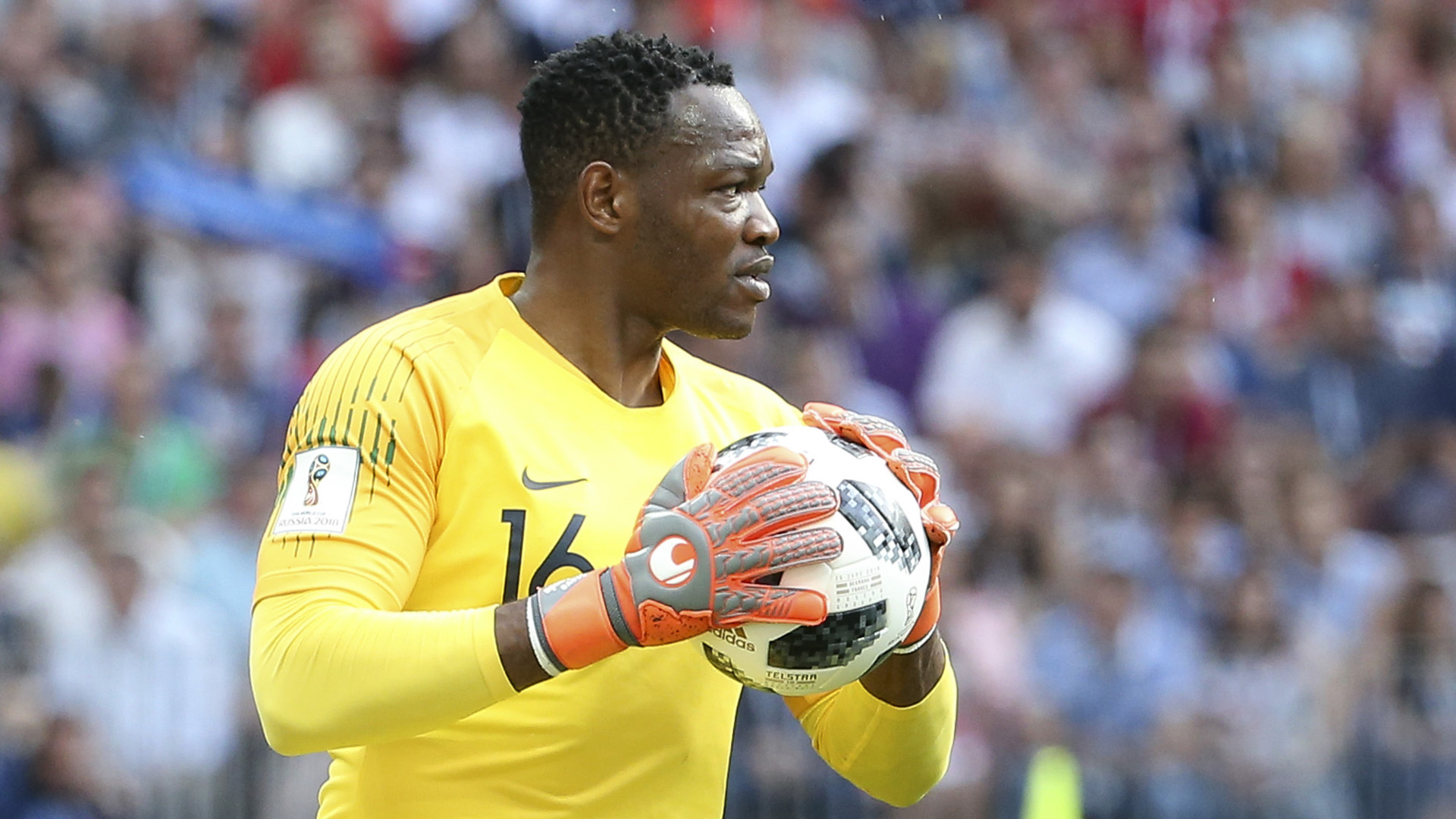 Pourquoi Steve Mandanda ne joue pas ?