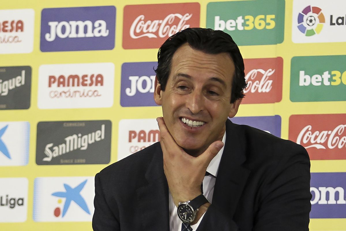 Quel club entraîne Emery ?