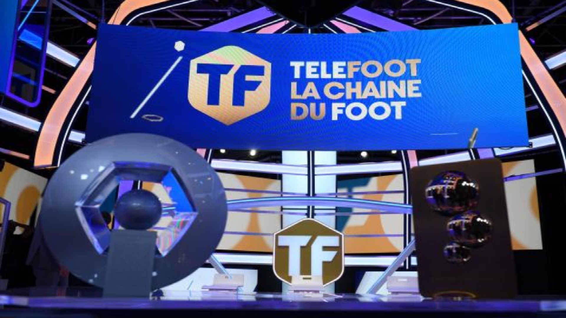 Pourquoi Téléfoot ferme ?
