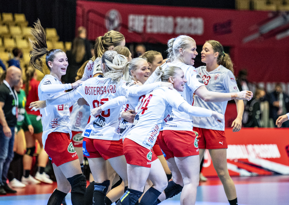 Est-ce que le Danemark est fort au foot ?