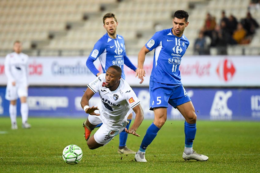 Quel est le résultat du match de football de hier soir ?