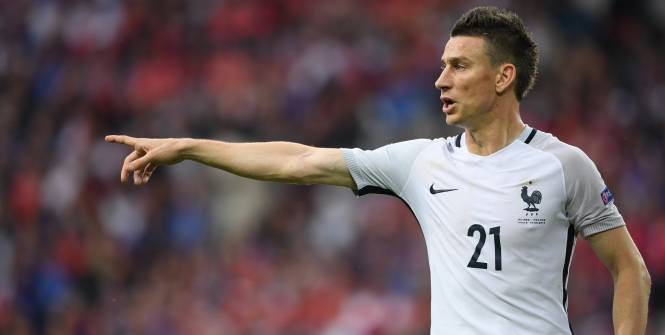 Pourquoi l’équipe de France ne joue pas en bleu blanc rouge ?