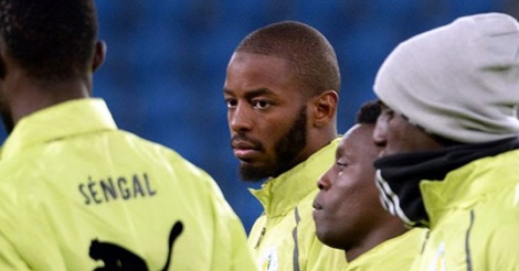 Comment s’appelle le gardien de but de l’équipe anglaise ?