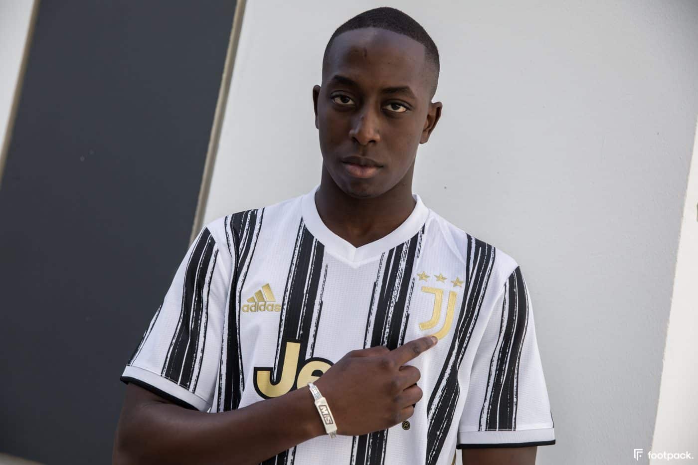 Pourquoi il y a une etoile sur le maillot de Saint Etienne ?