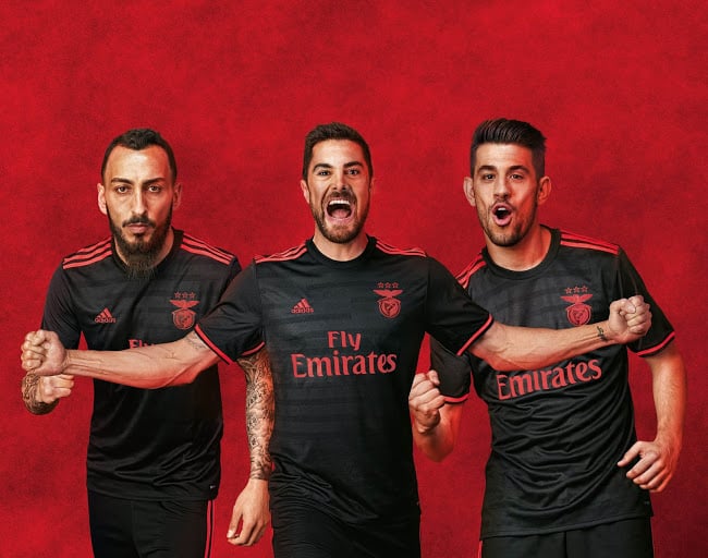 Pourquoi 3 Etoiles sur le maillot de Benfica ?