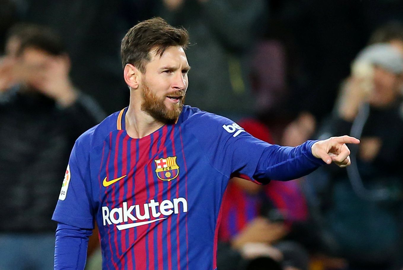 Quel est le salaire par mois de Messi ?