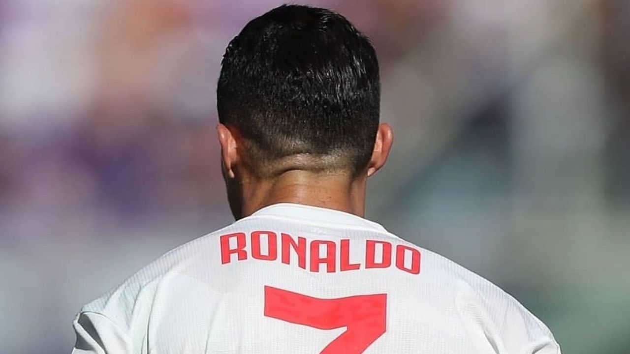 Quel joueur a vendu le plus de Maillot en 2021 ?