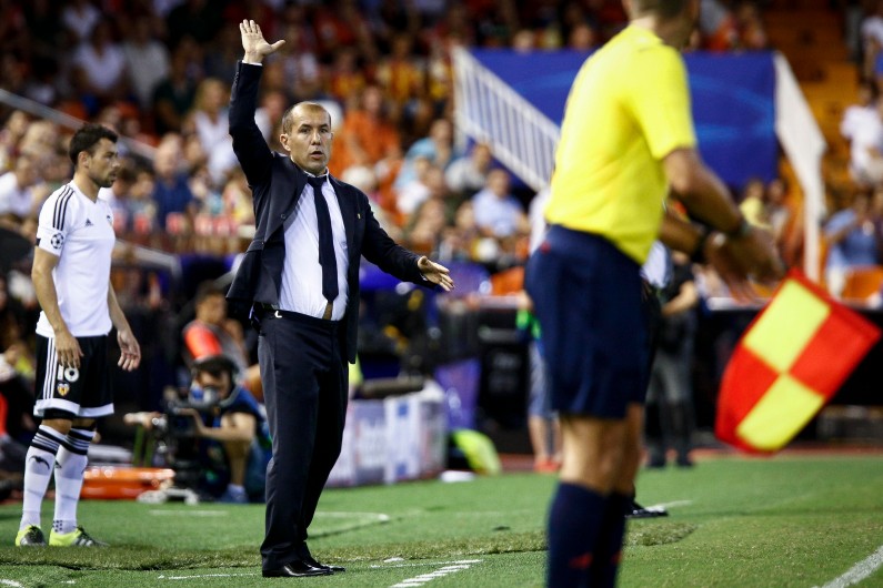 Quel entraîneur a gagné 3 Ligue des Champions ?