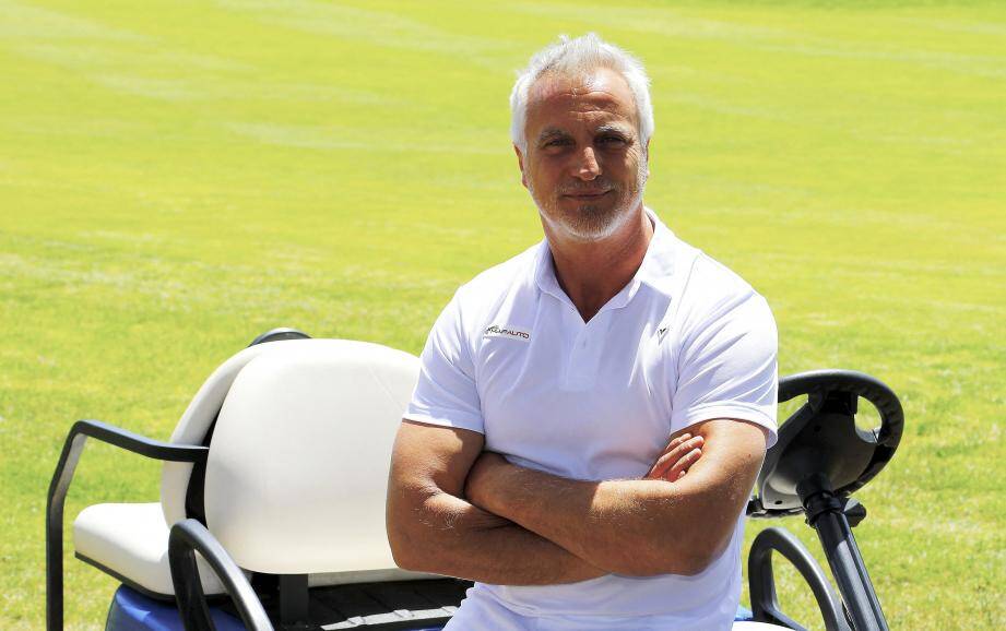 Quel ancien footballeur est mort ?