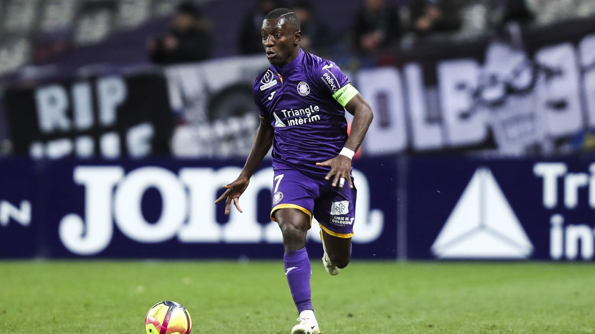 Qui porte le dossard 4 au PSG ?