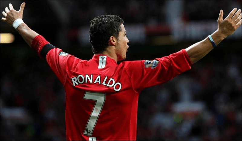 Quand Ronaldo a signé à Manchester ?