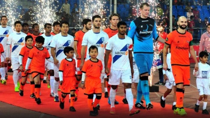 Qui est le plus grand joueur de foot en taille ?