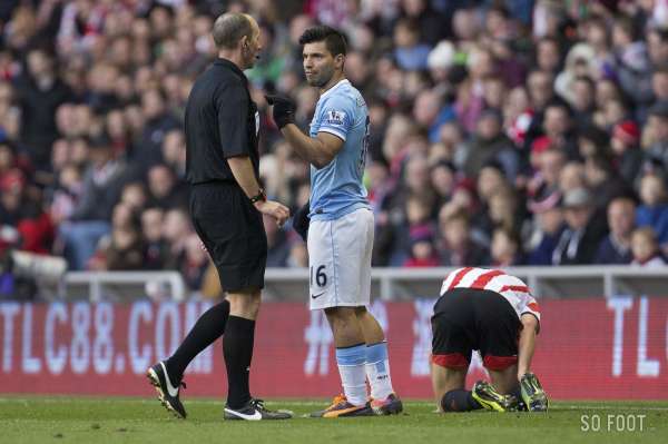 Quand le ballon touche l’arbitre ?