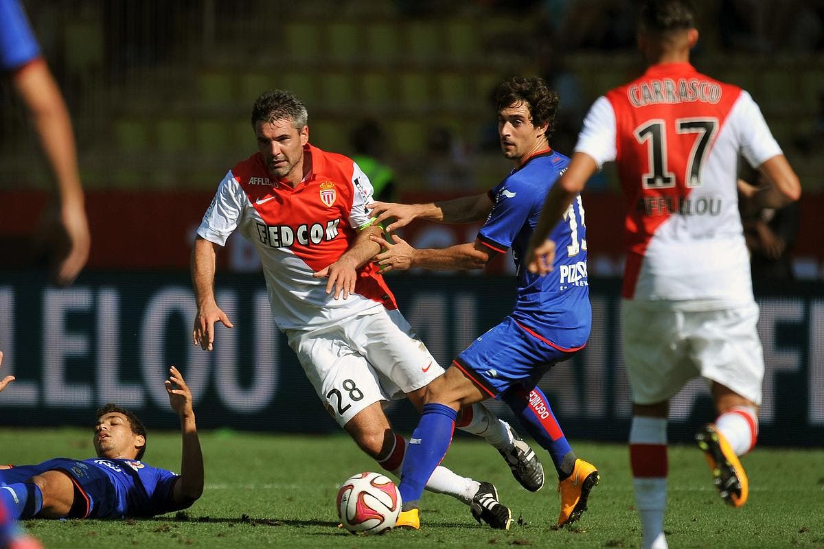Où habite les joueurs de foot de Monaco ?