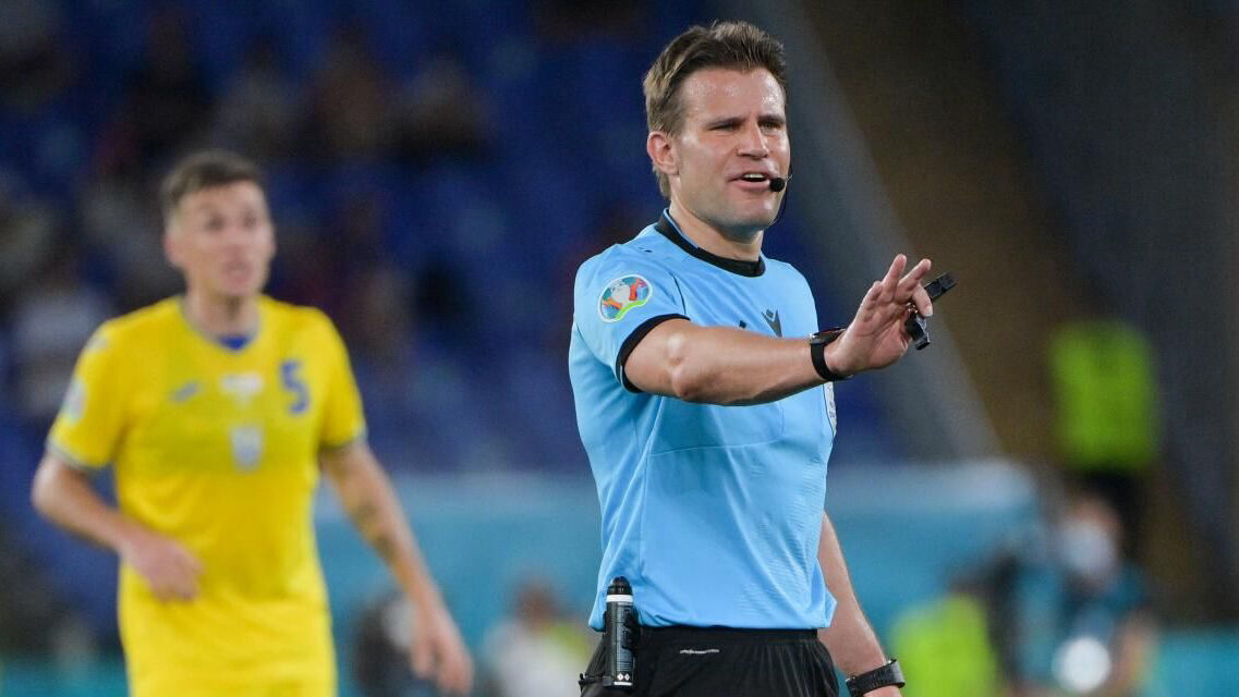 Qui arbitre Turquie Italie ?