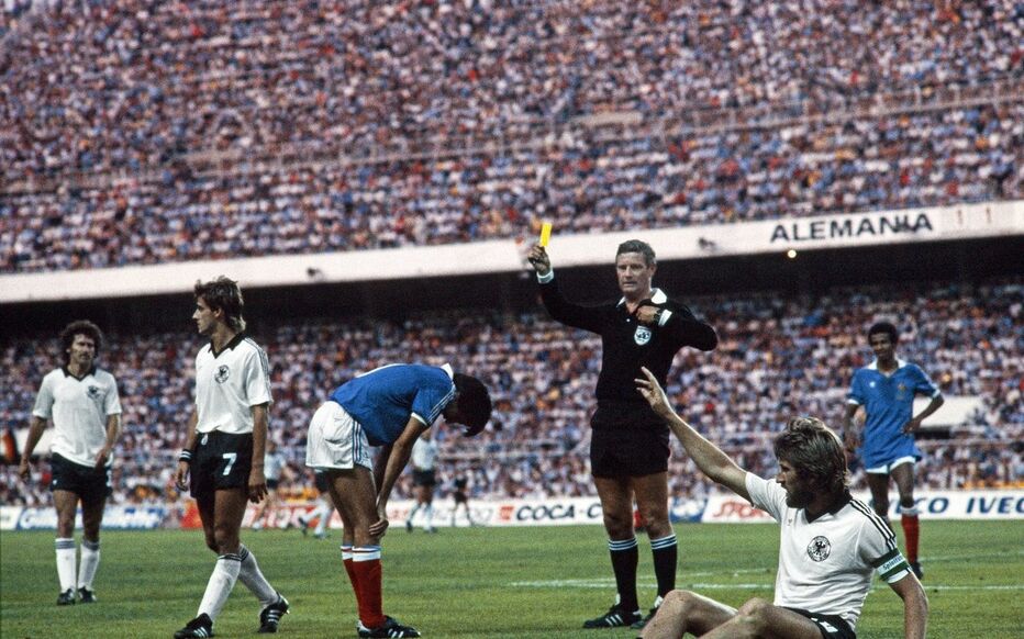 Qui etait l’arbitre de France Allemagne 1982 ?
