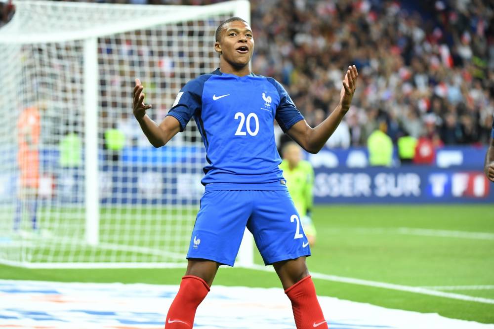 Quel est le numéro 10 de l equipe de france ?