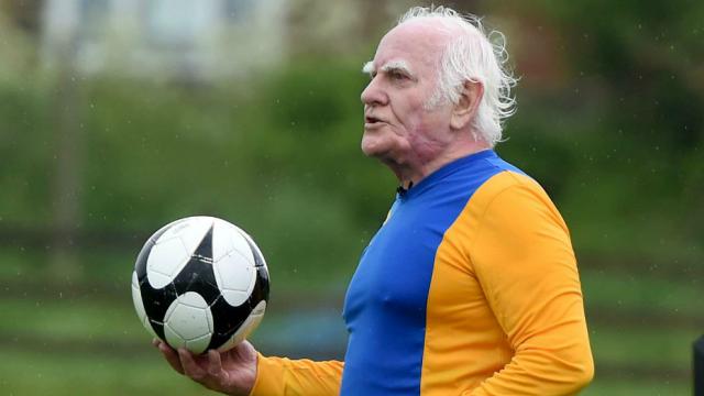 Quel est le plus vieux joueur de foot français ?