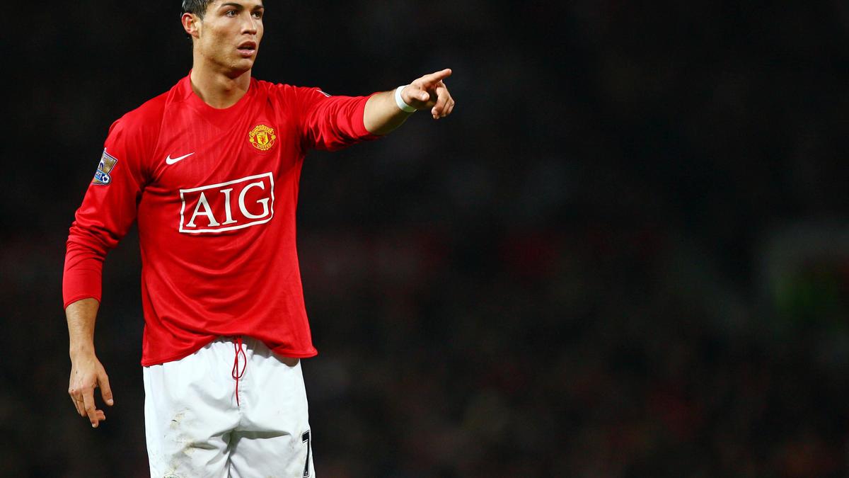 Quand Ronaldo a signé à Manchester United ?