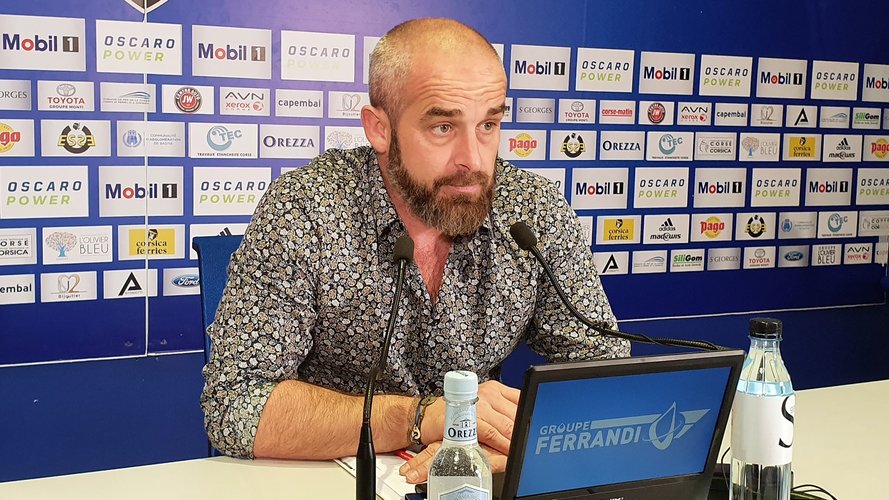 Qui est l’entraîneur du SC Bastia ?