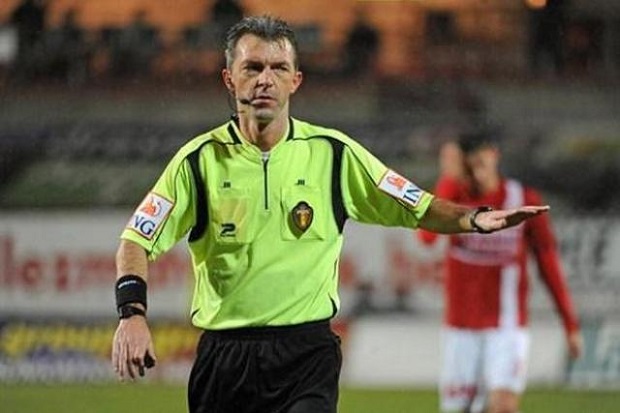 Qui est le 4eme arbitre ?