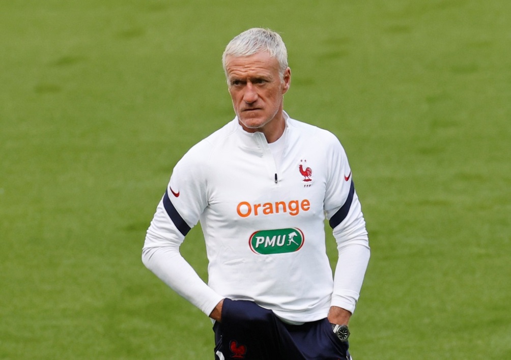 Qui était l’entraîneur de l’équipe de France avant Didier Deschamps ?