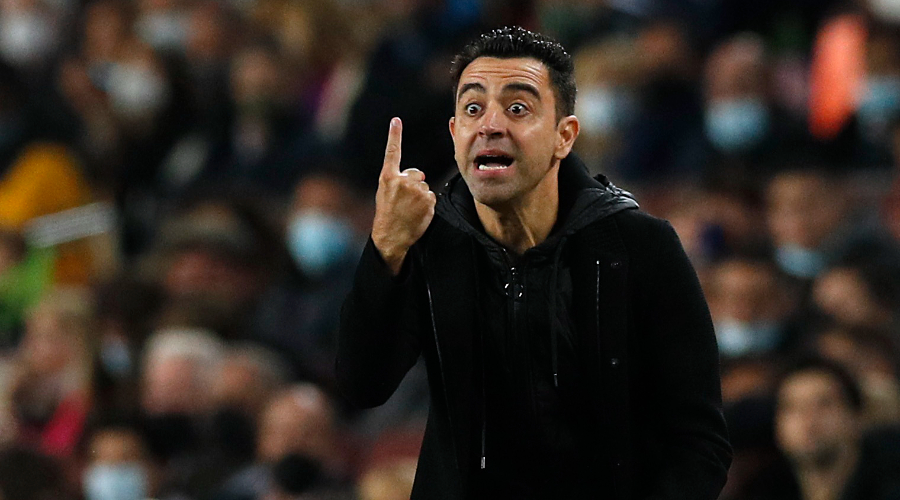 Barcelone, ​​Xavi prioritaire au poste de défenseur central
