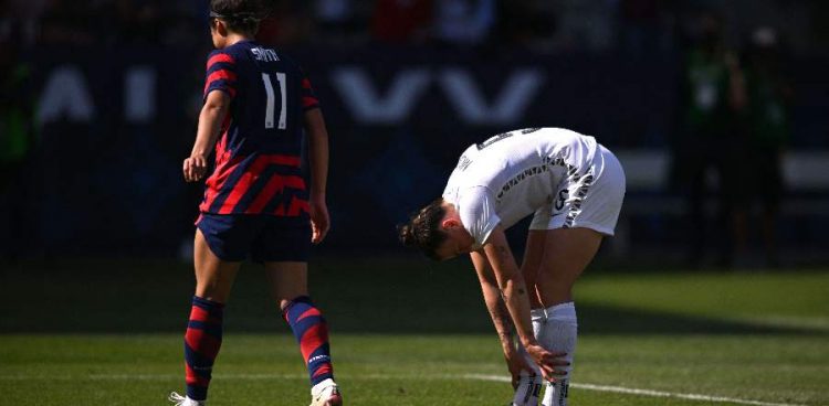 Incroyable triplé contre son camp (vidéo)